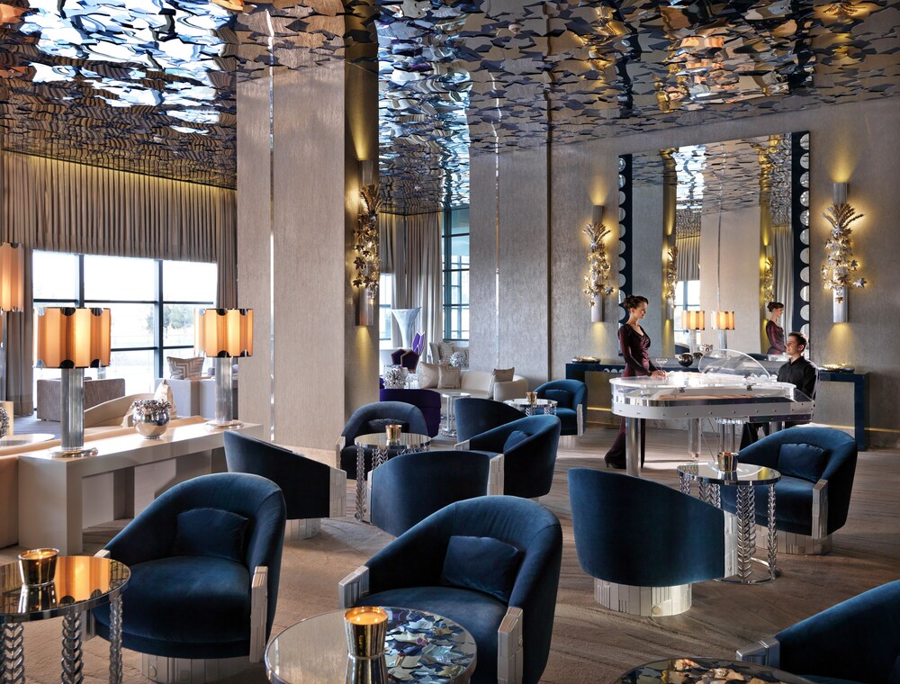 Hotel Lounge