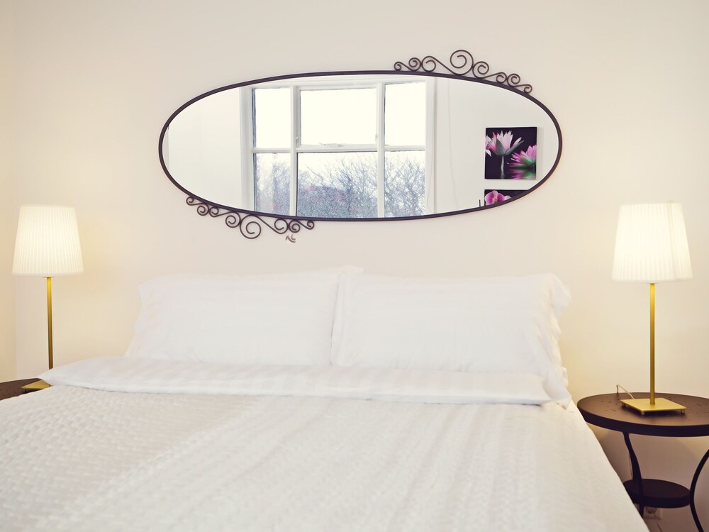 Camera (Three Bedroom Apartment (6 adults))