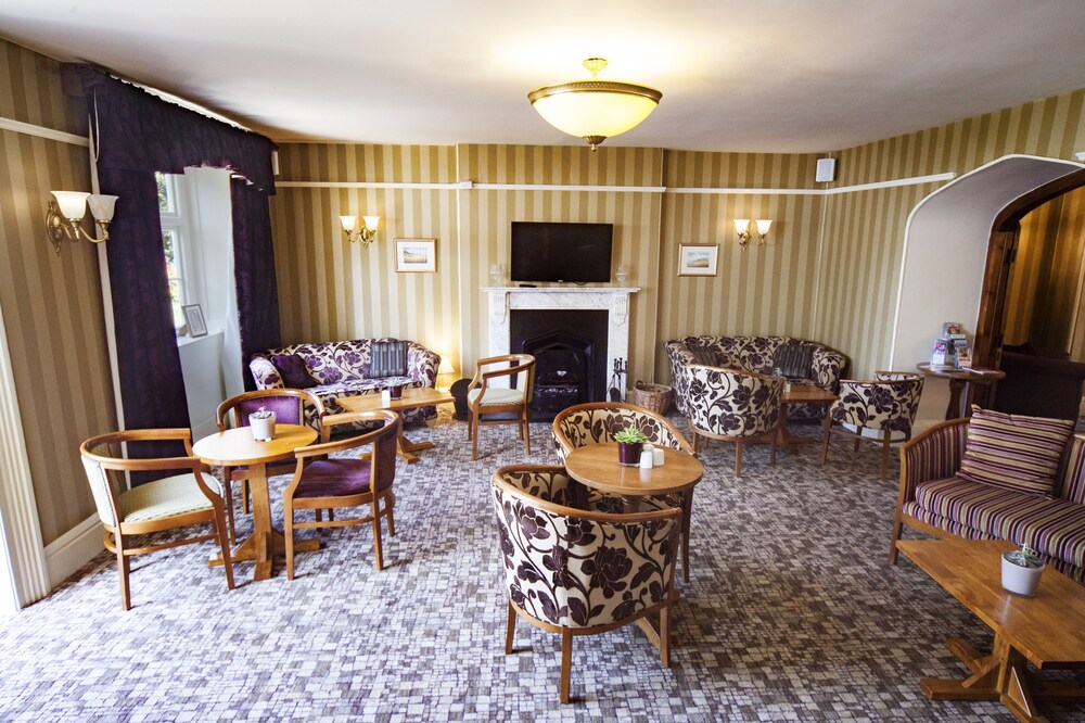 Hotel Lounge