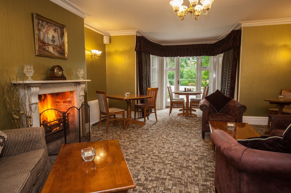 Hotel Lounge