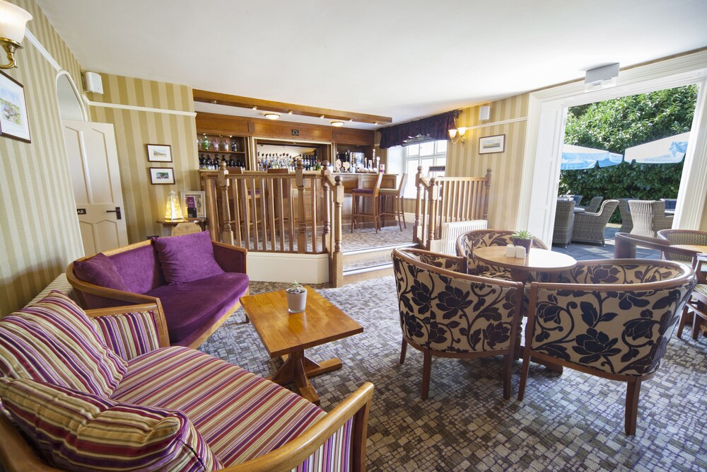 Hotel Bar