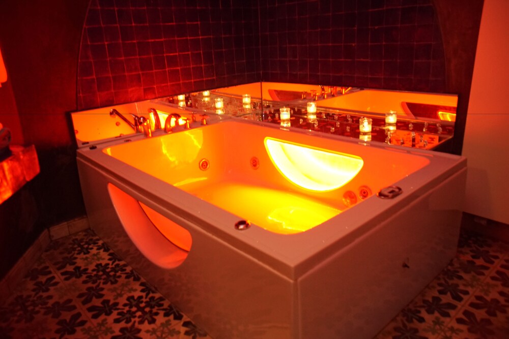 Jetted Tub