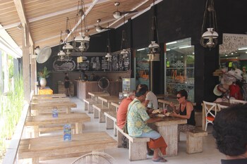 Hotel Bar