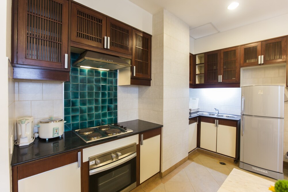 One Bedroom Apartment - In-Room Kitchen