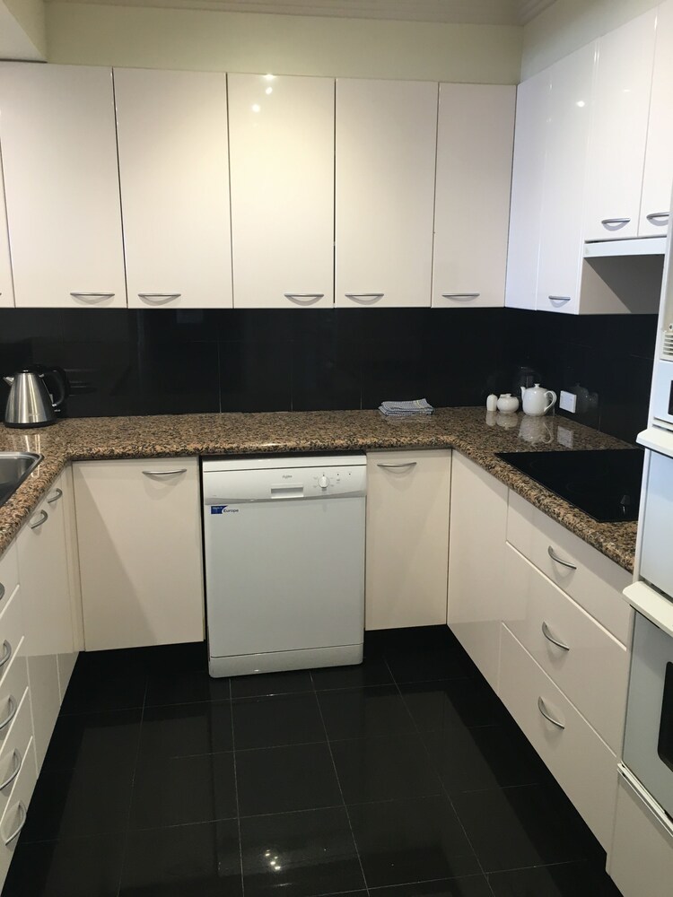 Bella Vista Two Bedroom Apartment - In-Room Kitchen