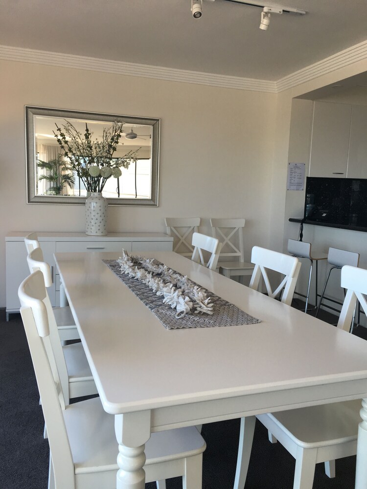 Bella Vista Three Bedroom Penthouse - In-Room Dining