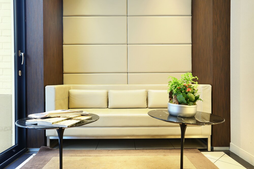 Hotel Lounge