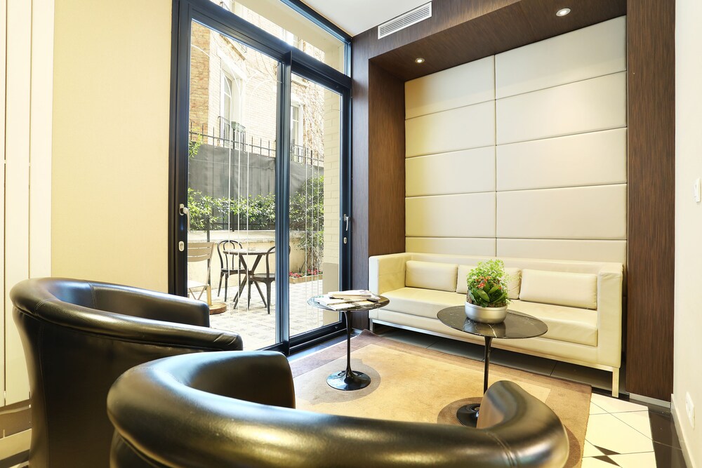 Hotel Lounge