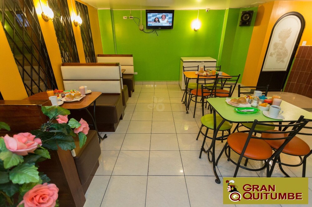 Food Court