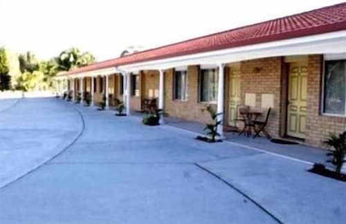 Palms Oasis Motel