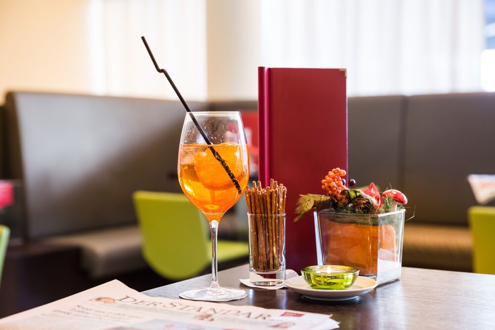 Hotel Bar