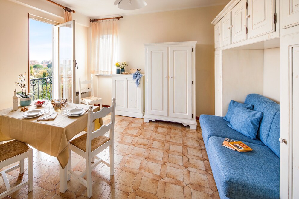 Studio - Guestroom