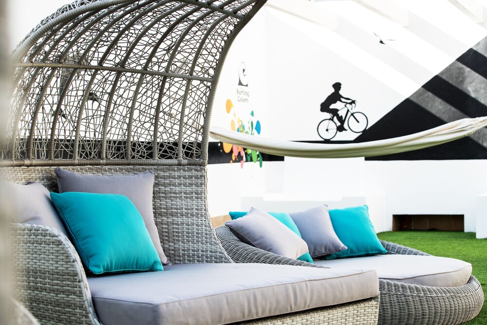 Poolside Bar