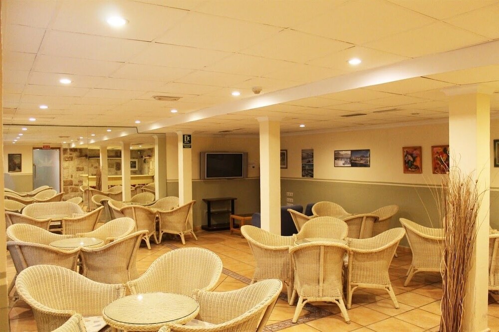 Hotel Lounge
