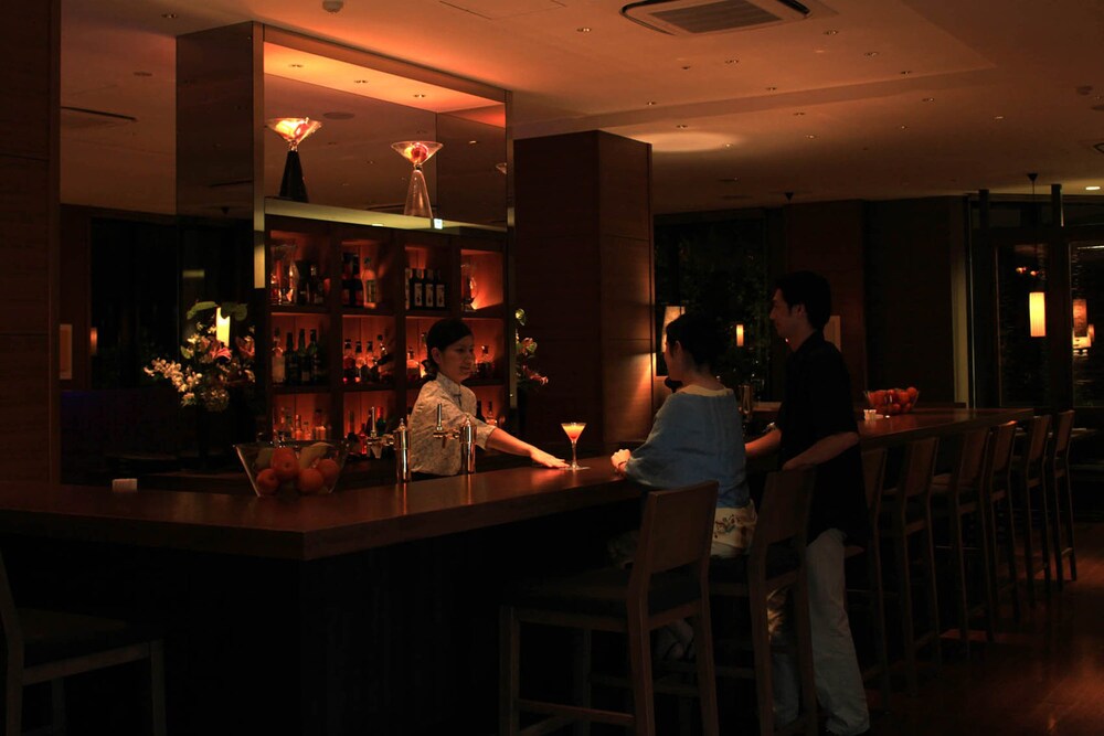 Hotel Bar