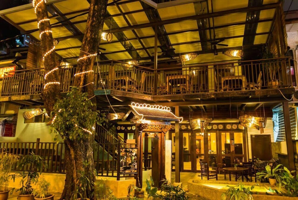 Hotel Bar