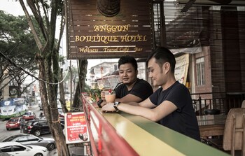 Hotel Bar