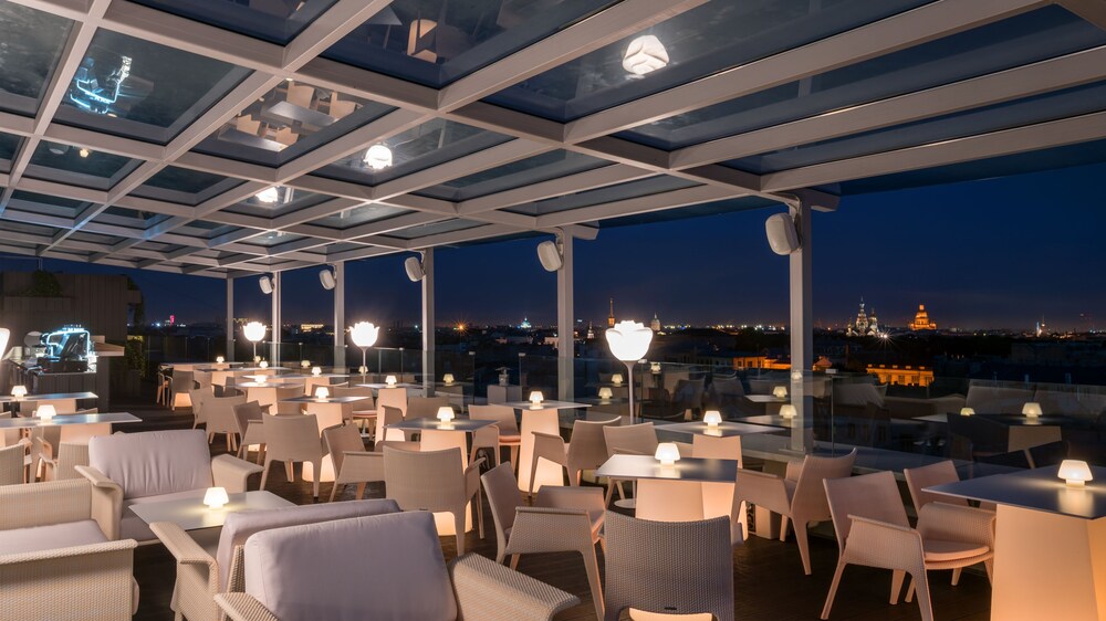 Hotel Bar