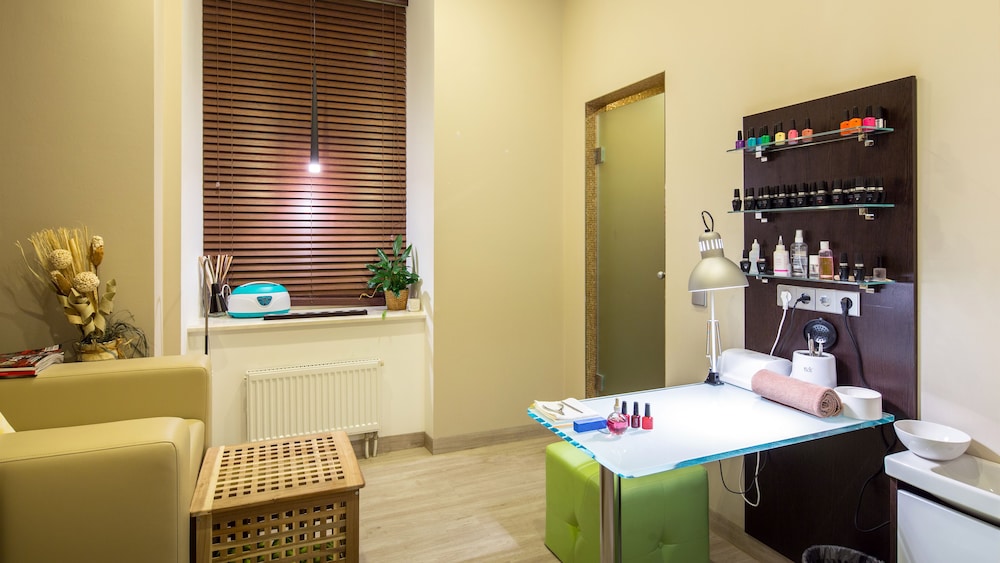 Nail Salon