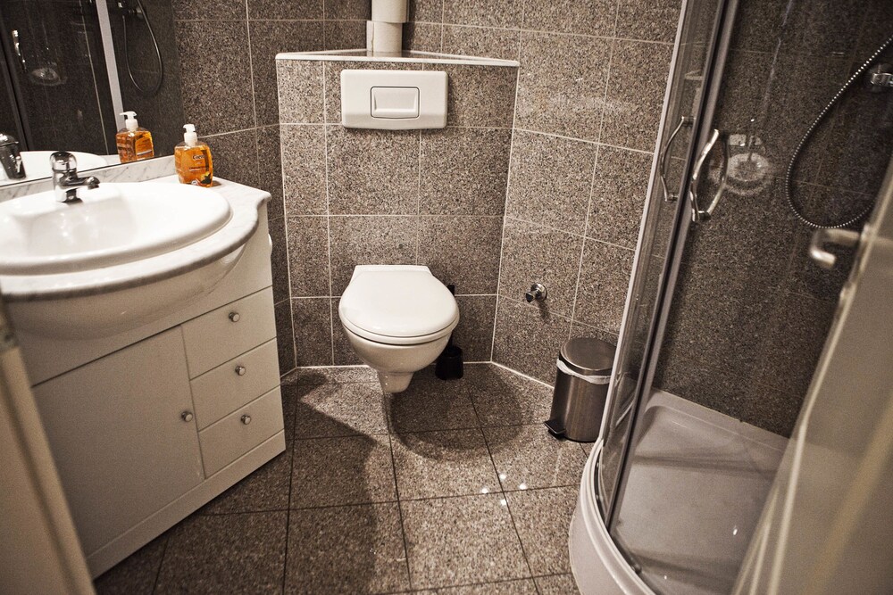Comfort Studio with Private Bathroom - Bathroom