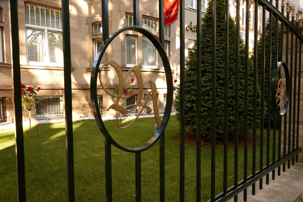 Fachada del hotel