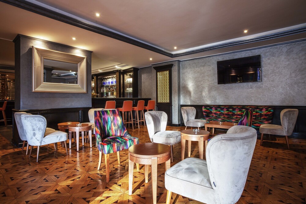 Hotel Bar