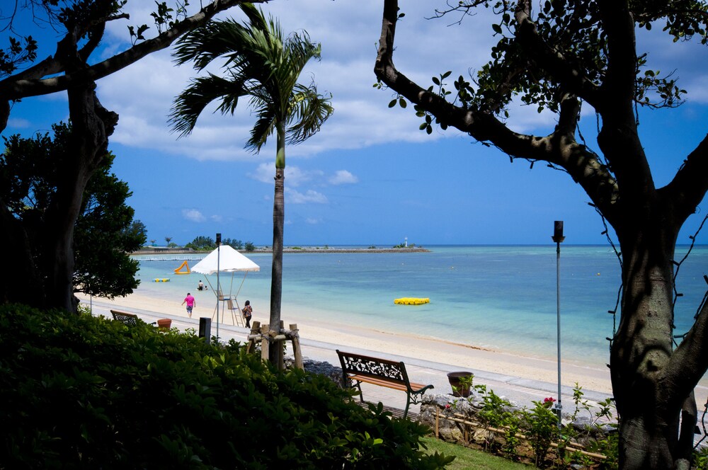 ชายหาด