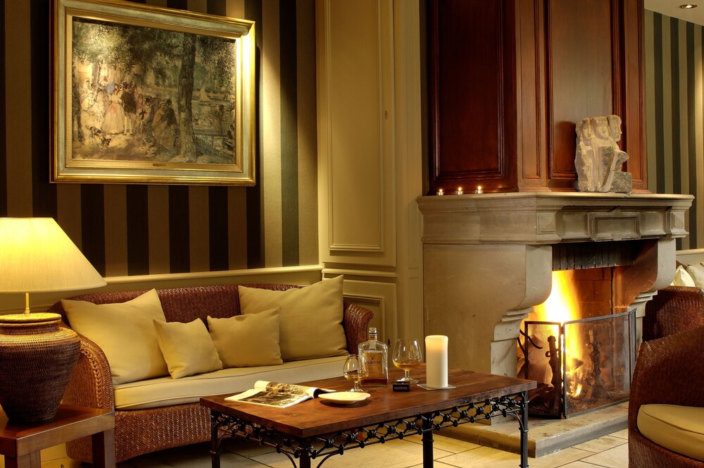 Bar-salon de l'hôtel