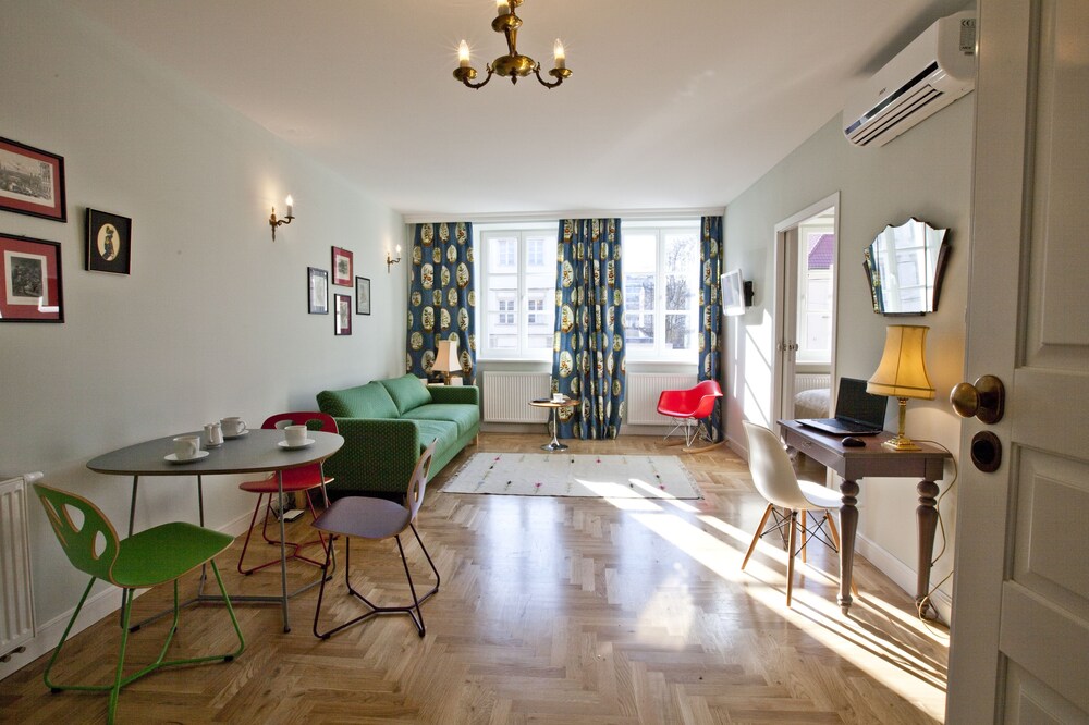 Deluxe Room (Street View) - Living Area
