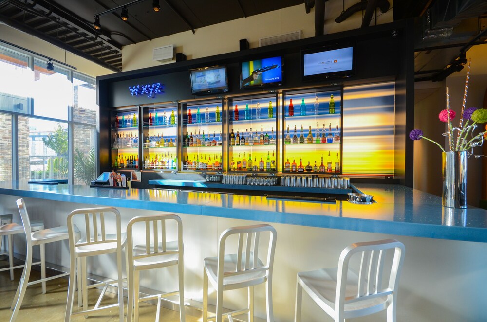 Hotel Bar