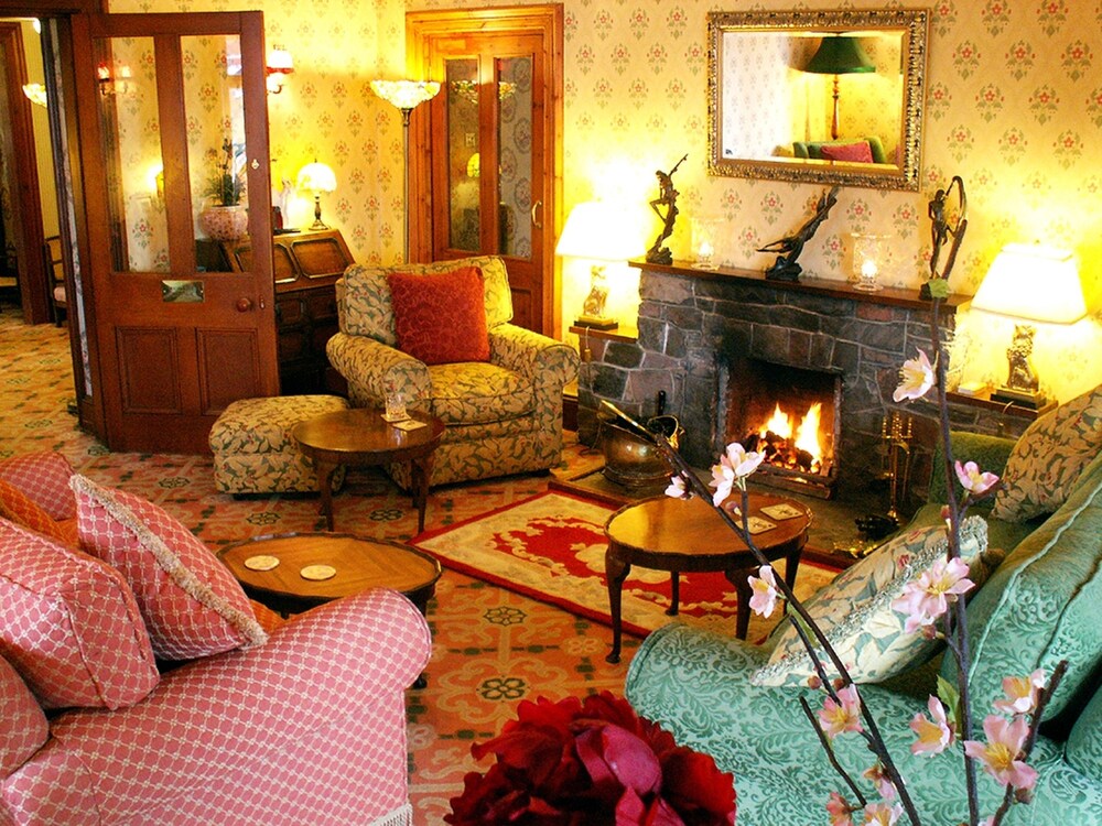 Hotel Lounge