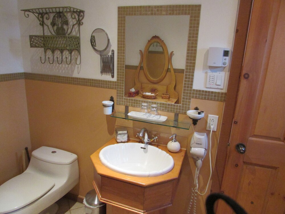 Grand Suite, 1 Queen Bed with Living Room and Private Terrace - Bathroom Sink