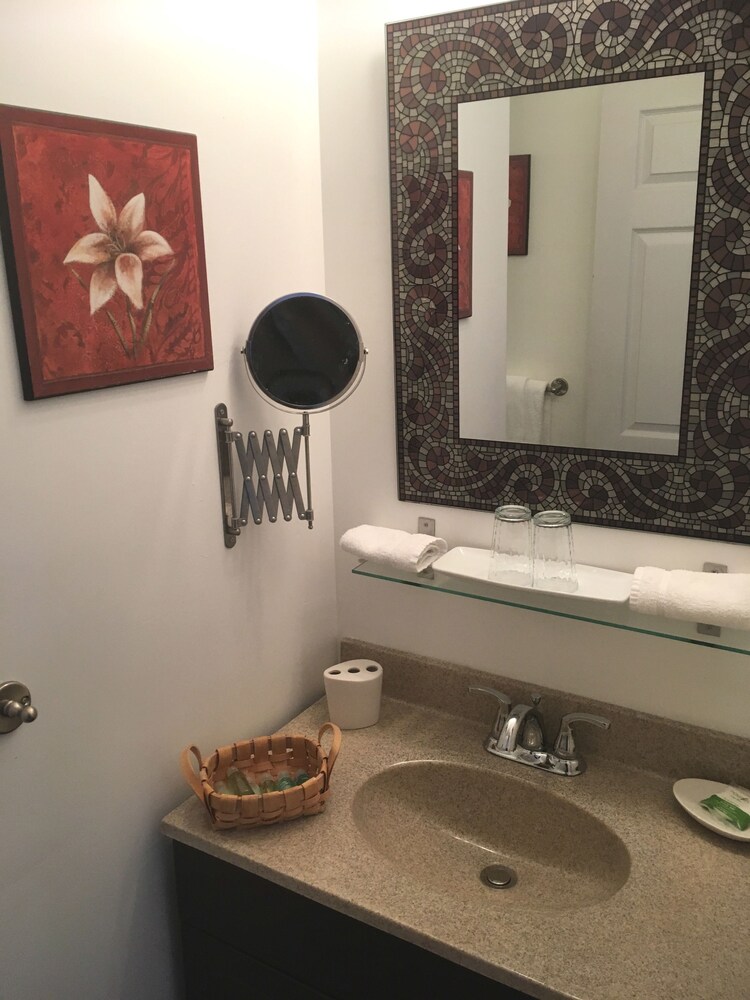 Romantic Room, 1 Queen Bed - Bathroom Sink