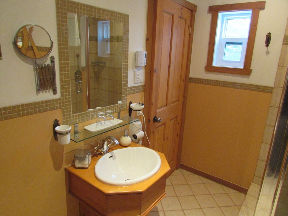 Grand Suite, 1 Queen Bed with Living Room and Private Terrace - Bathroom Sink