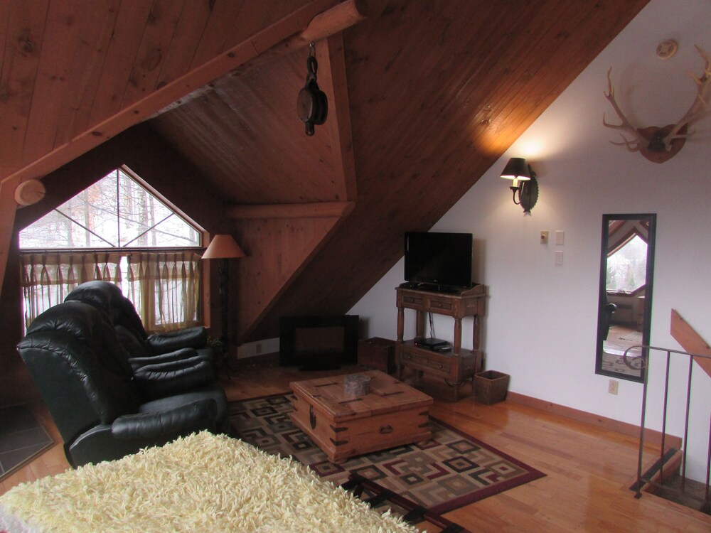 Suite Tremblant, 1 Queen Bed with Jacuzzi in Room - In-Room Amenity