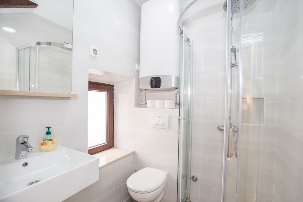 Deluxe Apartment - Bathroom