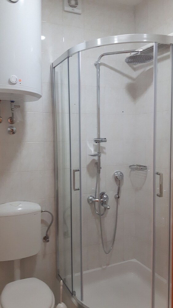 Standard Apartment - Bathroom