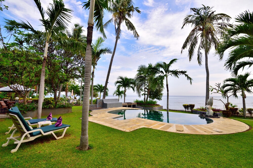 Infinity Pool