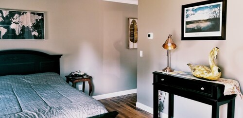 Tiny Too (Tiny house w/ River View)