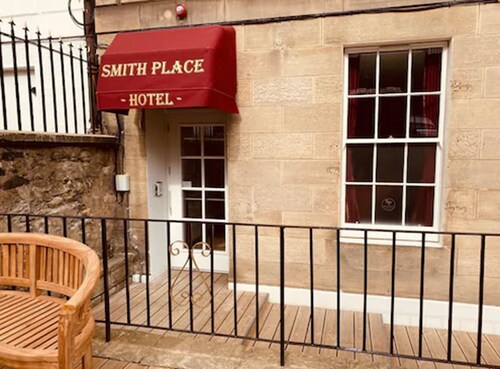 Smith Place Hotel