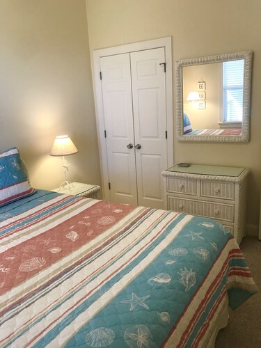ONCE UPON A TIDE: Top Floor, Oceanfront, Prime Location, Pool, Come Stay a While