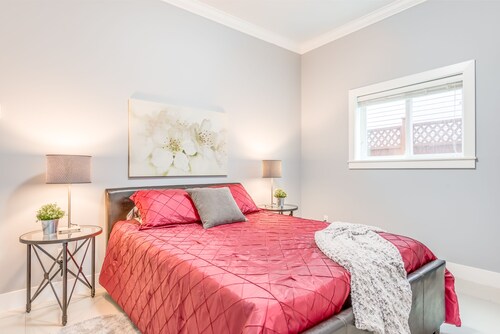 Central, Safe, Spotless! (20% Off Weekly/30% Off Monthly)
