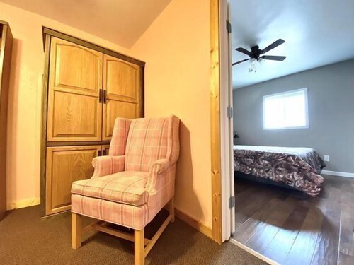 Charming Barn Apartment at the base of Cedar Mountain