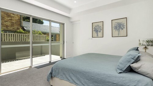 Luxury on Currumbin Beach - modern apartment with private pool