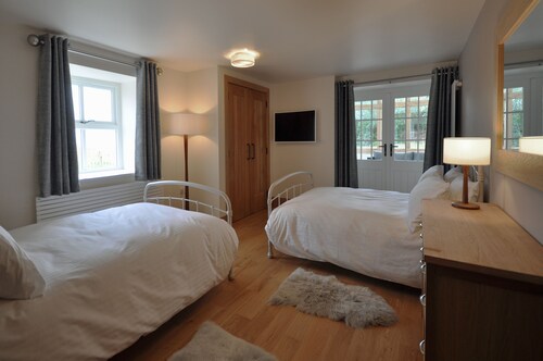 Converted 18th Century Barn At Ballaloaghtan, Sheer Luxury
