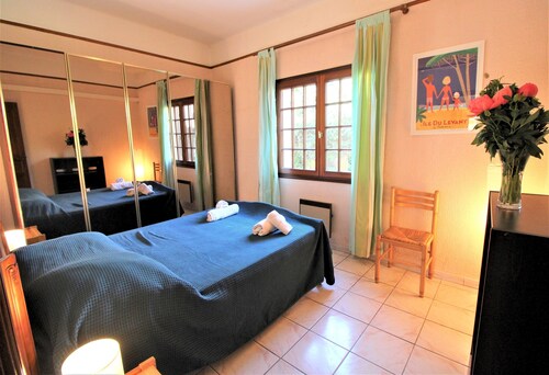 Rose de Sel 6- Appartement plage à pieds - 120 m2 + Terrasse - Bergerie, Hyères