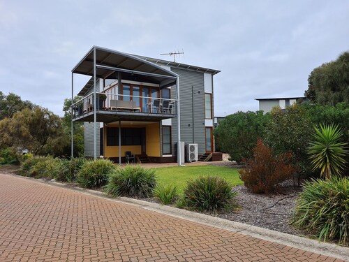Villa 7 South Shores Resort, Normanville - Modern and Stylish Beach Villa