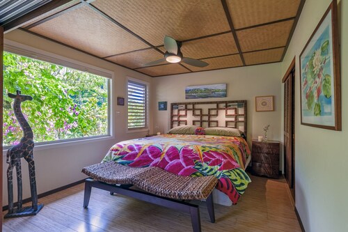 Secluded beachfront resort,most romantic spot on Kauai,totally updated inside