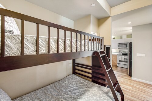 New listing! Lakeside condo w/ a full kitchen, shared, indoor pool, & hot tub