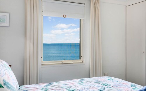 Holiday on Hayward - the ultimate beachfront holiday home, family friendly